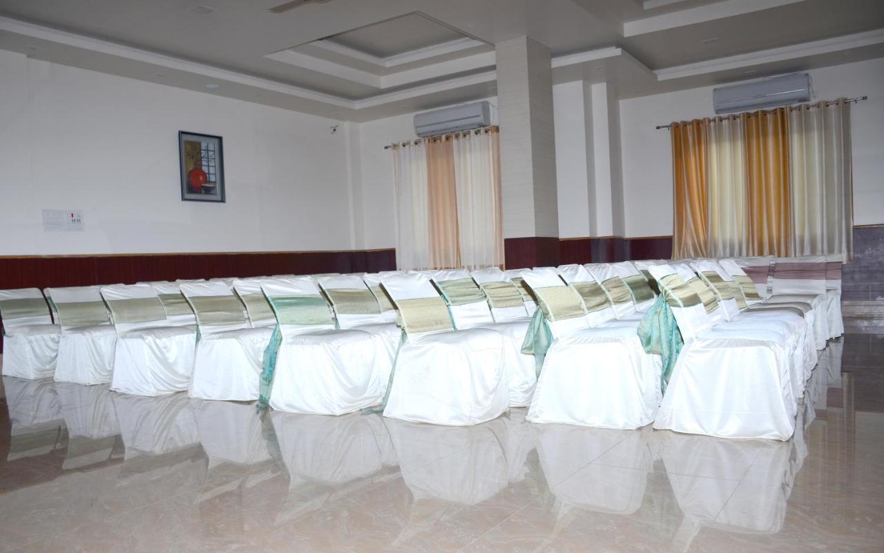 Vaishnavi Clarks Inn Buxar Екстериор снимка