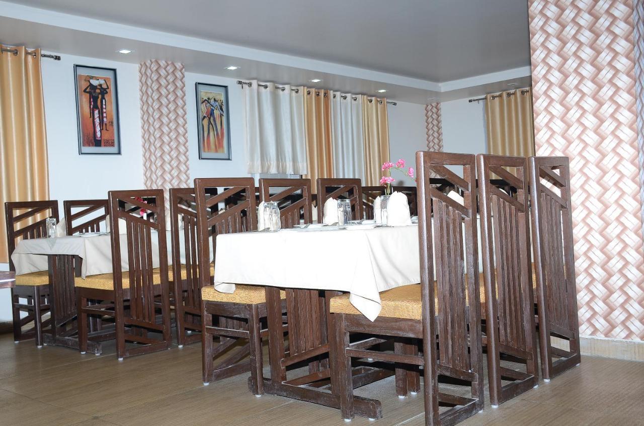 Vaishnavi Clarks Inn Buxar Екстериор снимка