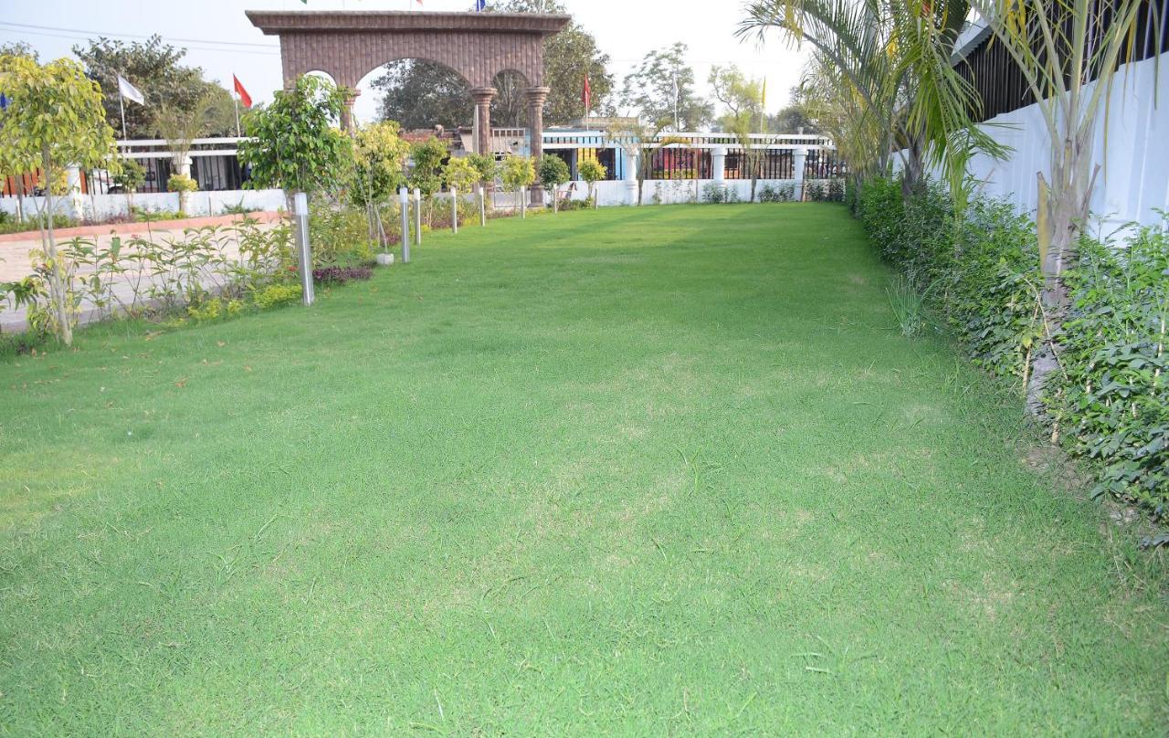 Vaishnavi Clarks Inn Buxar Екстериор снимка